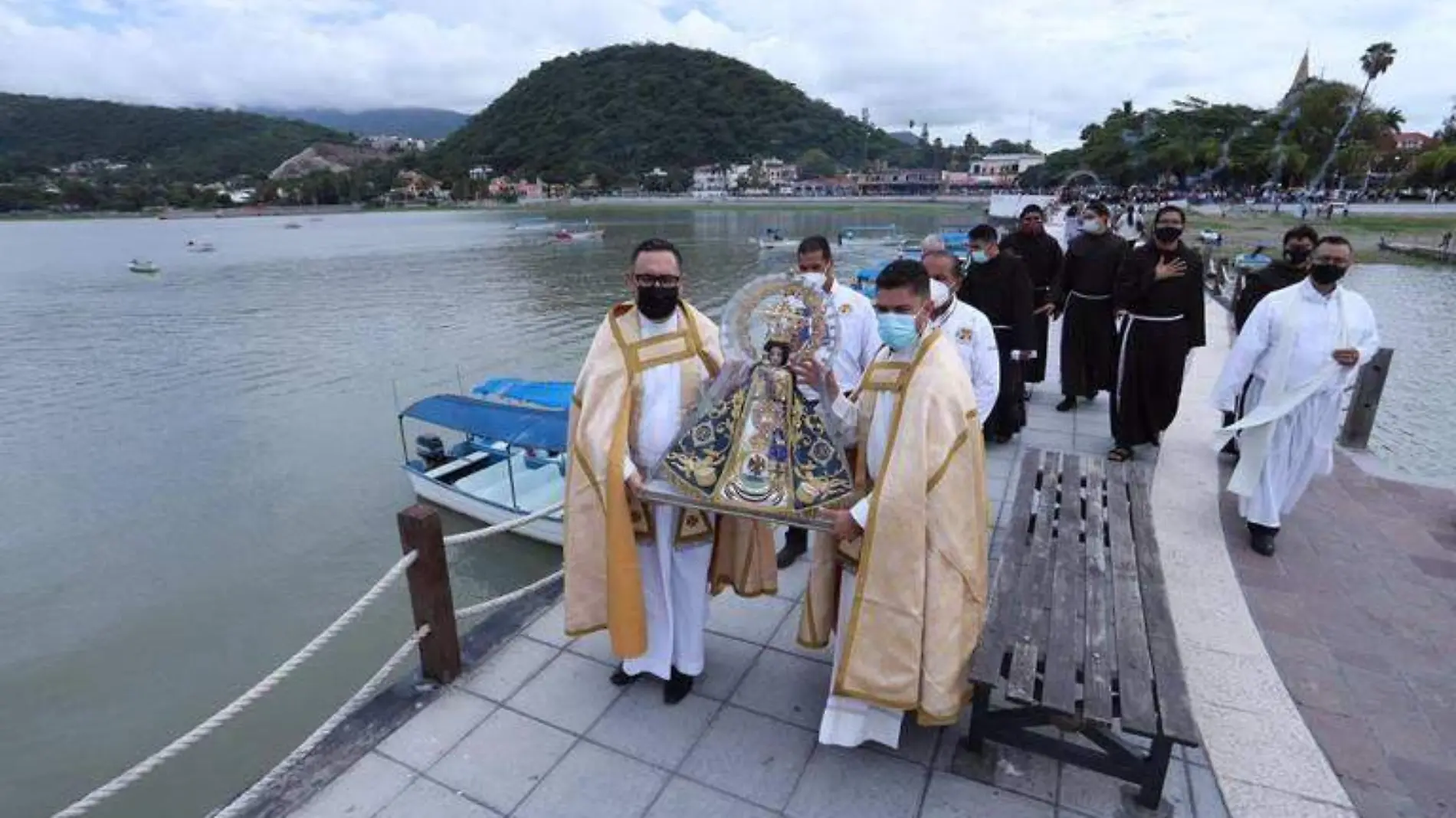 Virgen de Zapopan en el Lago de Chapala